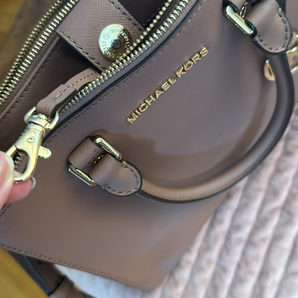 Michael Kors Bag - Picture 4 of 16